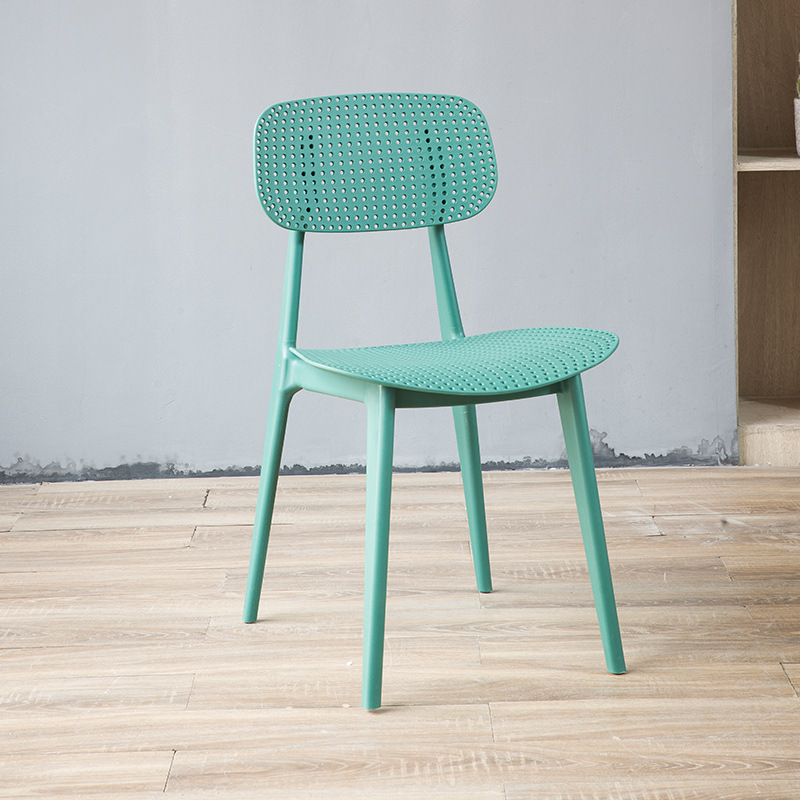 L\'usine vend des chaises en plastique PP, des chaises de restaurant durables et des meubles de maison modernes à bas prix