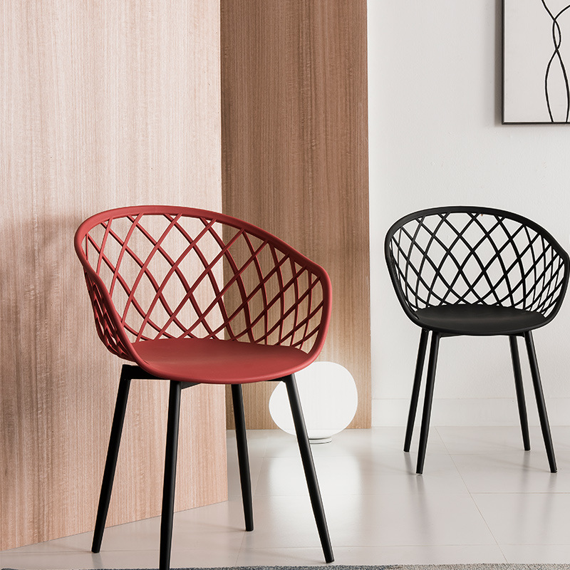Mobilier d\'extérieur moderne Pp Cadre métallique en plastique Chaises Plastique fauteuil rouge Jardin Chaises