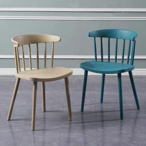 Prix ​​en gros de l\'usine Chaise de salle à manger en plastique moderne de chaise de jardin extérieur