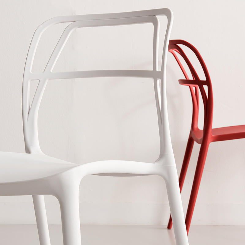 Design moderne coloré sans arme fixe et chaise de salle à manger en plastique salon simple salon