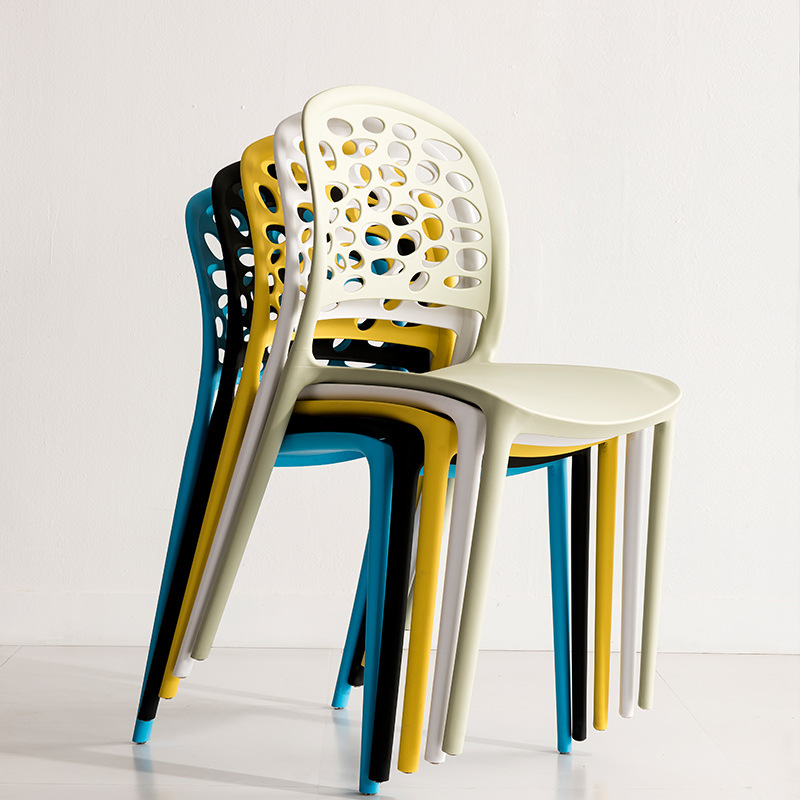 Factory Wholesale Restaurant moderne en plastique empilable Plastique Chaises de salle à manger colorées Chaises de bras pour restaurant